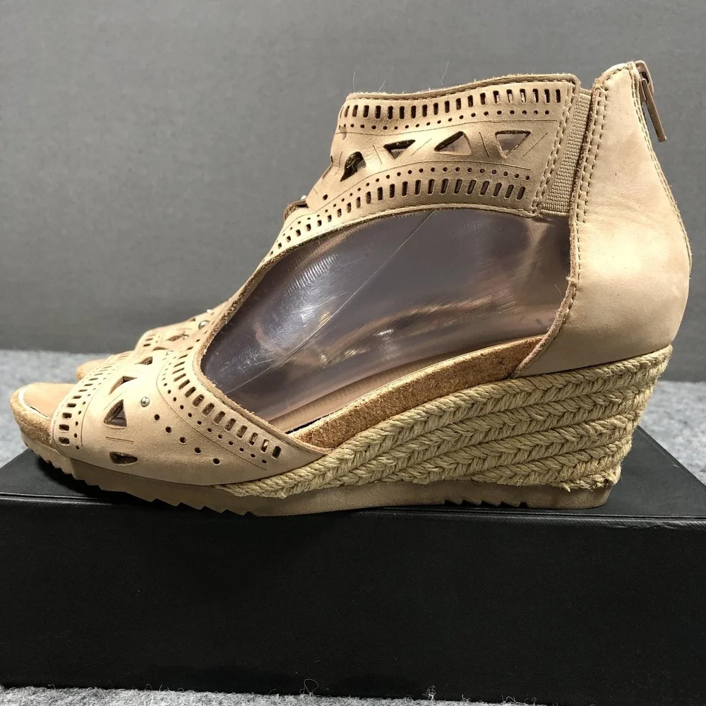 Earth Espadrille Wedge‎ Sandals Womens 8 Beige Leather Cutout Zip Studded